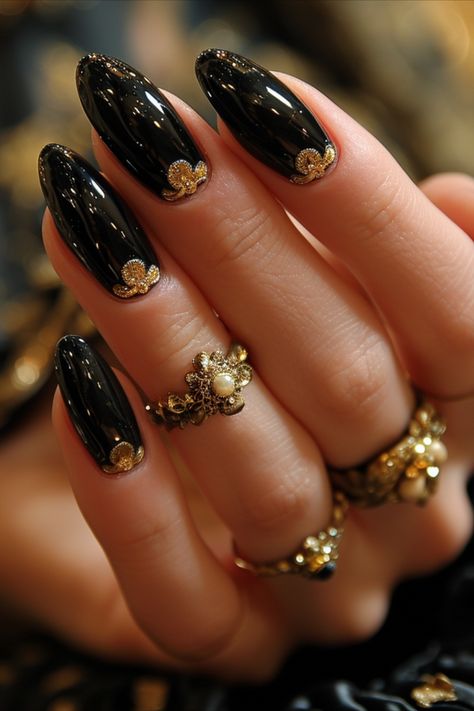 Winter Nails 2024 Black Gold Ombre Nails, Black Jewel Nails, Black Nails Elegant, Midnight Nails, Green Christmas Nails, Luxury Nail Art, Winter Glamour, Stunning Nail Designs, Moon Nails