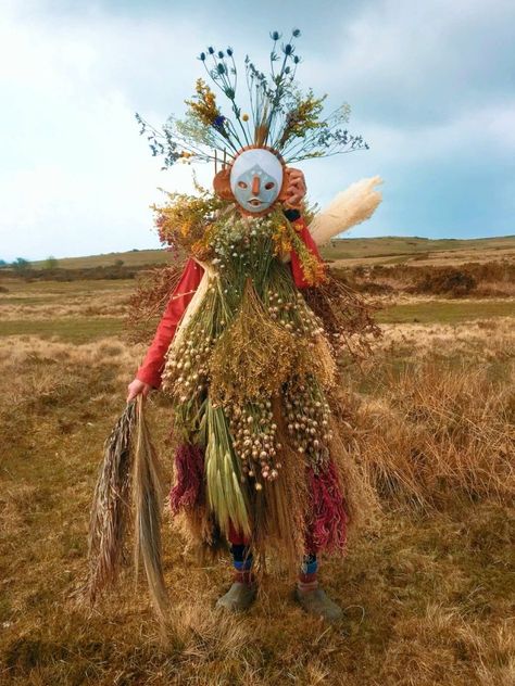 Charles Freger, On Fire, Art Appliqué, Yule, Arte Inspo, Costume Design, Samhain, Character Design Inspiration, Scarecrow