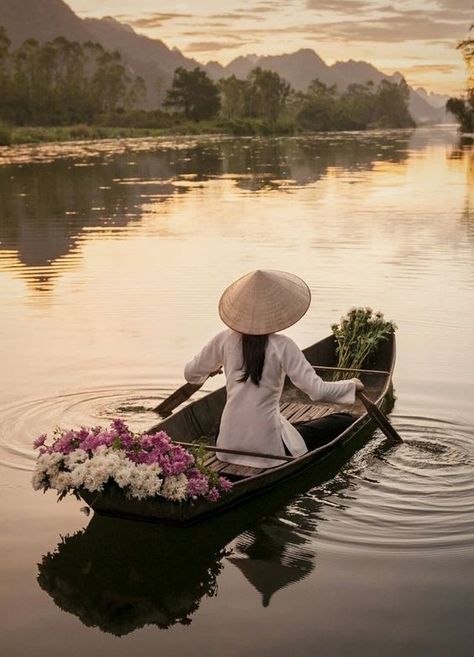 Mekong Delta Vietnam, Vietnam Map, Vietnam Tattoo, Beautiful Vietnam, Vietnam Art, Vietnam Travel Guide, Halong Bay, 수채화 그림, Travel Places