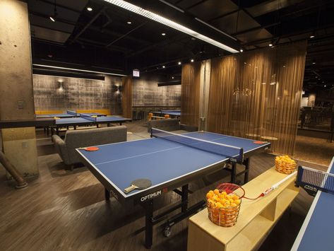 Ping Pong Bar, Game Room Design Ideas, Ping Pong Room, Garage Game Rooms, Chicago Bars, Room Maker, Office Game Room, Deco House, Game Room Basement