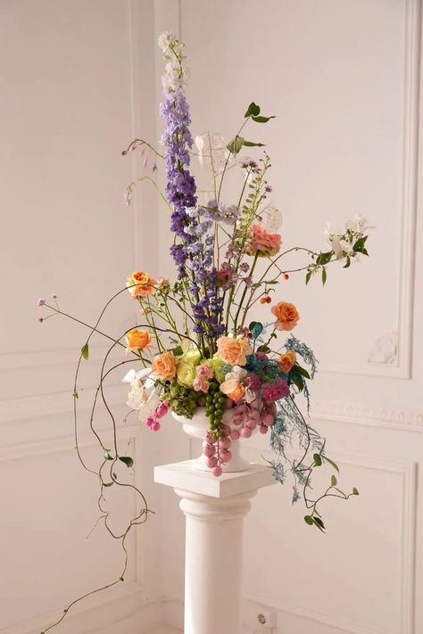 The Top 7 Wedding Flower Trends for 2024 - Wed Vibes Flower Trends 2024, 2024 Wedding Floral Trends, 2024 Wedding Flower Trends, Wedding Trends 2025 Decoration, Unique Wedding Florals, Wedding Flower Trends, Trends 2025, 2025 Wedding, Green Bouquet