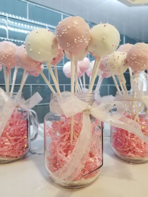 #cakepops #babyshower #babygirl #partyideas Cake Pop Presentation, Pink Desserts Aesthetic, Boho Cakepops, Protein Cake Pops, Baby Shower Nena, Oatmeal Protein, Cake Pop Displays, Cake Pop Designs, Idee Babyshower