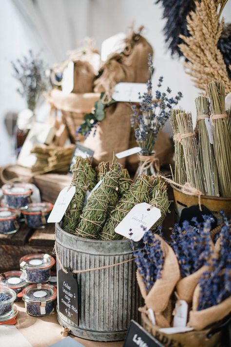 Farmers Market Herb Display, Crafts For Farmers Market, Farmers Market Ideas, Diy Farmers Market, Jar Of Honey, Farmers Market Booth, Farmers Market Display, Apothecary Decor, Flower Shop Design