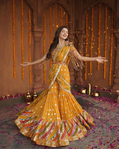 Haldi Lehenga For Bride Sister, Colourful Haldi Outfit, Haldi Outfit For Sister Wedding, Haldi Outfit For Bride Sister, Haldi Look For Bride Sister, Haldi Dress Ideas For Sisters, Fashion Career Aesthetic, Fashion Color Hair, Haldi Dress Ideas