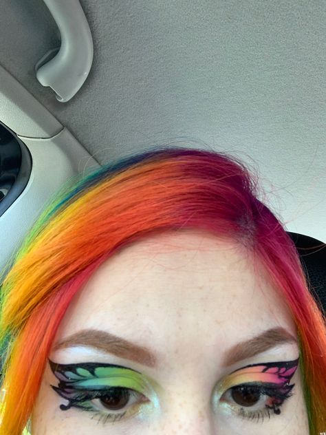 Rainbow Eyeliner Looks, Rainbow Butterfly Makeup, Rainbow Eyeshadow Looks, Rainbow Eyeliner, Butterfly Eyeliner, Eyeliner Art, Rainbow Eye Makeup, Eyeliner Ideas, Rainbow Eyeshadow