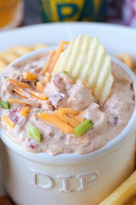 Have you seen this viral Boat Dip Recipe?? Only 5 ingredients and 5 minutes to make! Super creamy, zesty and perfect for parties! Boat Dip Recipe, Boat Dip, Sausage Cheese Dip, Creamy Jalapeno Dip, Roasted Garlic Aioli, Creamy Jalapeno, Sour Cream Dip, Creamy Dip, Holiday Side Dishes