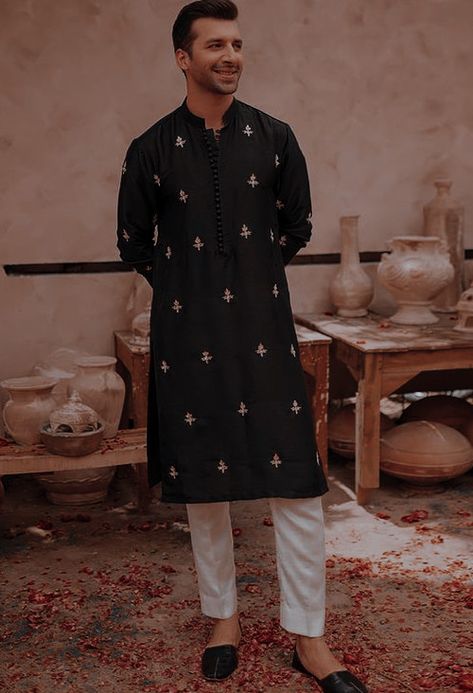 Engagement Dress For Groom, Man Dress Design, Indian Wedding Clothes For Men, Boys Kurta Design, Wedding Kurta For Men, Groom Dress Men, Indian Groom Wear, Wedding Dresses Men Indian, Gents Kurta Design