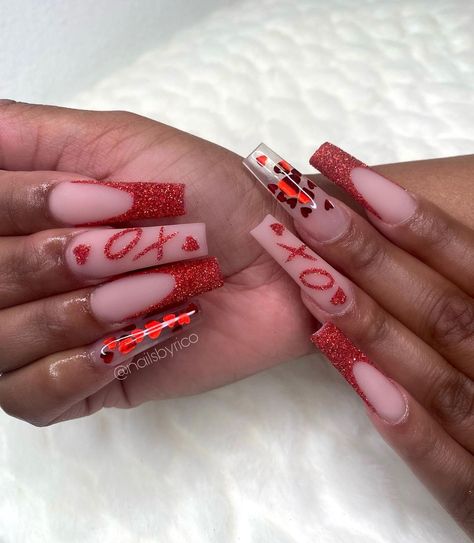 Really Long Nails, Luv Nails, Matte Pink Nails, Halloween Nails Diy, Vday Nails, Valentines Day Nails, Heart Nail Designs, February Nails, Red Acrylic Nails