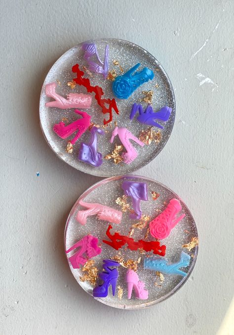 Barbie Heels, Magic Decorations, Diy Resin Gifts, Unique Teacher Appreciation Gifts, Abstract Resin Art, Coaster Resin, Lego Accessories, Diy Resin Projects, Resin Coaster