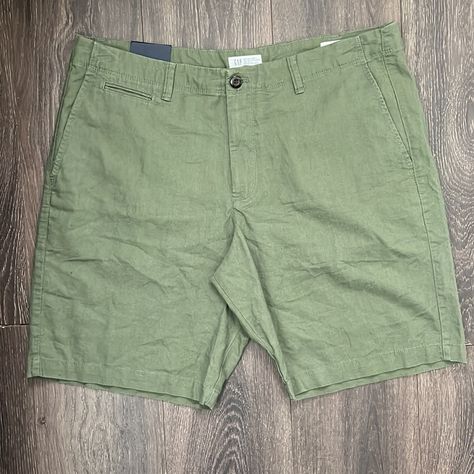 Gap Men Shorts Nwt Size 36 25/11 Grey Chinos, Gap Men, Hiking Shorts, Gap Shorts, Cargo Shorts Men, Floral Denim, Mesh Shorts, Lightweight Shorts, Khaki Shorts