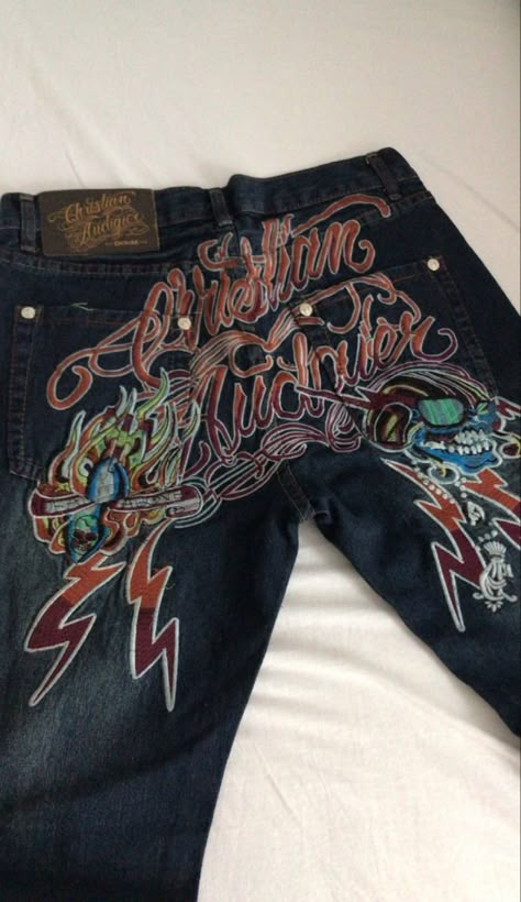 Evisu Jeans, 2000s Jeans, Y2k Baggy Jeans, September Fashion, Diy Clothes Design, Fashion Vocabulary, Street Style Outfits Men, Painted Jeans, Christian Audigier