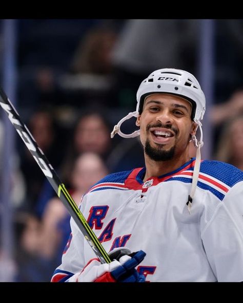 Ryan Reaves, Instagram New York, Las Vegas Photos, Muffin Man, Hockey Boys, St Louis Blues, The Big Apple, Big Apple, Letting Go