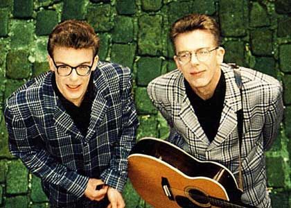 Charlie & Craig Reid [March 5, 1962] The Proclaimers are a Scottish band composed of identical twin brothers Charlie & Craig Reid. Scottish Bands, The Proclaimers, Famous Twins, Great Scot, Music Fest, It Takes Two, Vintage Vinyl Records, Make You Cry, Twin Brothers