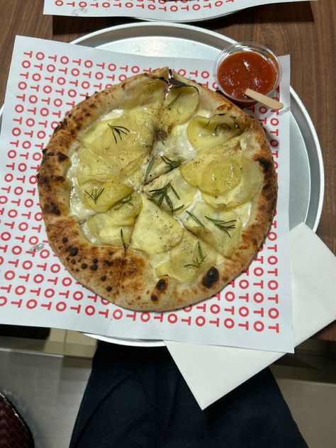 Food, italian, vibe, aesthetic, white pizza, potato, luxery Food Italian, Vibe Aesthetic, White Pizza, Aesthetic White, Potato, Pizza, White, Pizzas