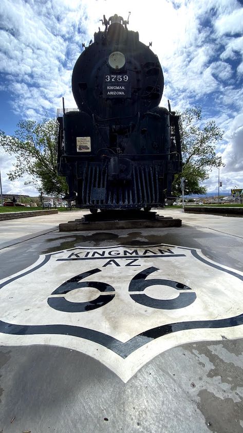 Kingman Az, Pinnacle Peak Arizona, Camelback Inn Arizona, Arizona Tourist Attractions, Kingman Arizona, Route 66 Map, Historic Route 66, Train Depot, Roadside Attractions