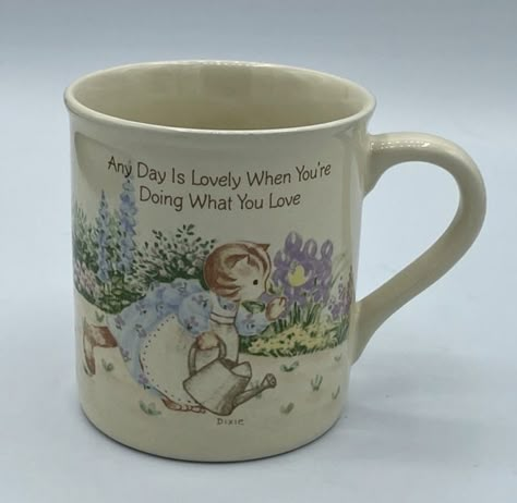 Pretty Mugs, Pottery Crafts, Ceramic Dishes, Cute Mugs, Cups And Mugs, Mug Cup, Ceramic Art, Girly Things, Tea Party