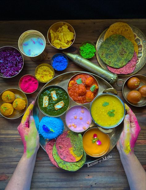 Krishna Prasadam, Holi Food, Holi Photoshoot, Indian Buffet, Holi Background, Holi Recipes, Variety Food, Holi Party, Indian Rice Recipes