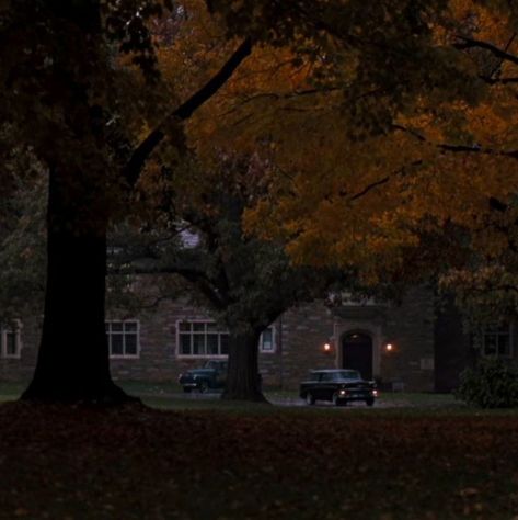 dead poets society Dark Academia Aesthetic Icons, 50s Teenagers, Dead Poets Society Aesthetic, Carpe Diem Seize The Day, Society 1989, Film Edits, 80s Film, Neil Perry, Fine Guys