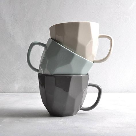 Unique Backsplash, Pretty Mugs, Kitchen Accessories Decor, Coffee Cup Set, Dining Sets Modern, Cooking Accessories, Cool Kitchen Gadgets, Ceramics Ideas Pottery, Utensil Set