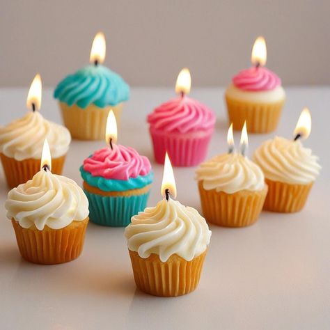 Handmade Candles Diy, Candle Making Ideas, Cupcake Candle, Cake Candles, Cute Cupcake, Candles Scented, Handcrafted Candles, Cute Candles, Cute Room Ideas