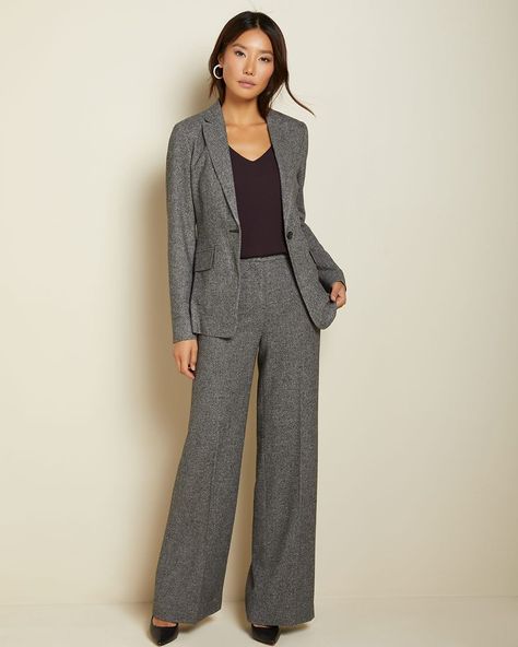 Long Fitted grey tweed blazer Gray Blazer Outfit Women Business Attire, Grey Blazer Outfit Women, Dark Grey Blazer Outfit, Gray Blazer Outfit Women, Grey Blazer Outfit, Trousers Women Outfit, Grey Tweed Blazer, Grey Tweed Suit, Tweed Skirt Suit