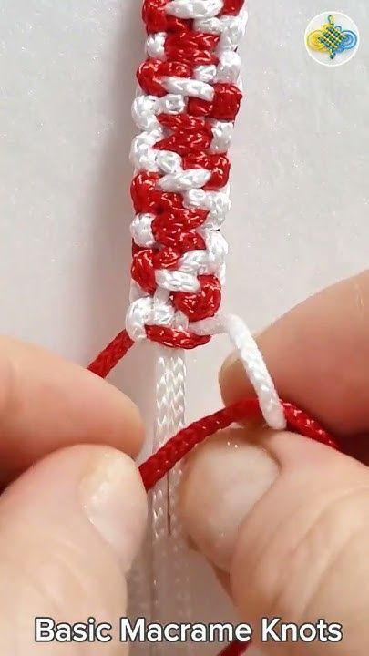 Macrame Shorts, Sliding Knot Tutorial, Bracelet Knitting, Paracord Bracelet Designs, Knot Tutorial, Paracord Bracelet Patterns, Macrame Bracelet Tutorial, Macrame Bracelet Patterns, Hemp Jewelry