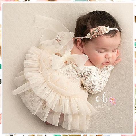 Looking for cute and stylish baby headbands? Check out these 8 useful ideas and tips to accessorize your little one's outfit! From floral designs to bow accents, these headbands are perfect for adding a touch of charm to any look. Find the perfect baby headbands for your stylish little one today! Baby Wedding Outfit, Lace Clothes, Knit Romper, Tulle Tutu Skirt, Take Home Outfit, Foto Baby, Tulle Tutu, Newborn Outfit