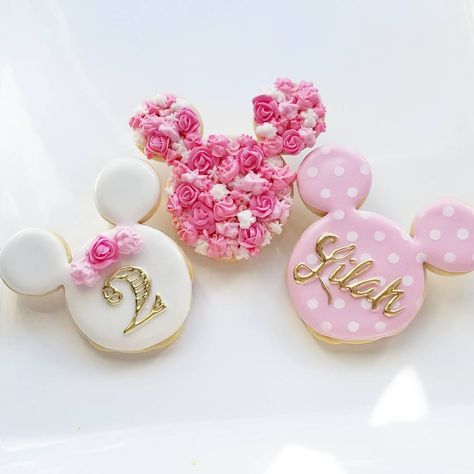 Jill Wagner, Minnie Mouse Cookies, Mickey Mouse And Minnie Mouse, Minnie Birthday Party, Disney Cookies, Minnie Cake, Minnie Mouse Theme, Minnie Mouse Cake, Pink Minnie