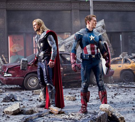 Thor and Captain America Hulk 2008, Avengers Images, Film Marvel, Captain America The Winter Soldier, Joe Russo, Avengers 2012, Avengers Film, Chris Hemsworth Thor, Avengers 2