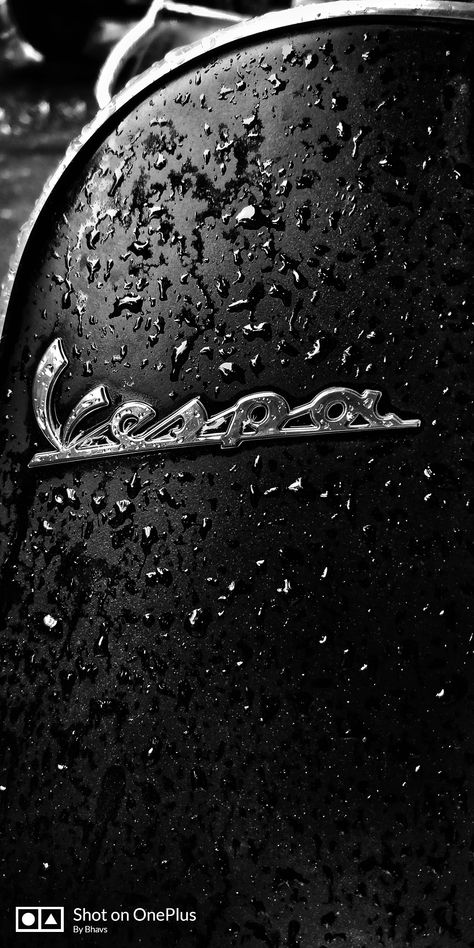 Black Vespa Aesthetic, Vespa Matic Aesthetic Wallpaper, Vespa Wallpaper Iphone, Wallpaper Vespa, Vespa Wallpaper, Vespa Photography, Vespa Black, Black Vespa, Blue Colour Wallpaper