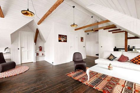 20 Small Attics That Will Make You Want To Move Upstairs - House & Home Small Attics, Attic Renovation Ideas, Attic Lighting, Attic Bedroom Designs, Finished Attic, Attic Playroom, Attic Loft, Attic House, Romantic Bedroom Decor