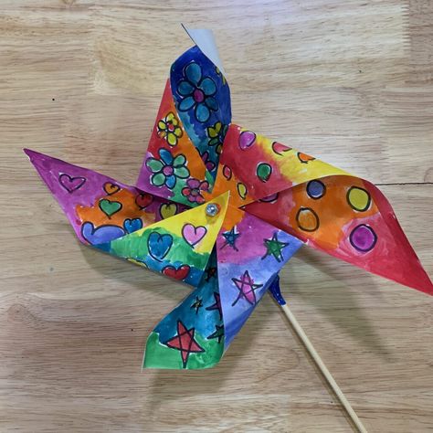 Pinwheel Craft Preschool, Toddler Kite Craft, Wind Crafts For Toddlers, Easy Summer Crafts For Toddlers, Watercolor Pinwheels, Wheel Crafts, Easy Summer Crafts, Pinwheel Craft, Summer Crafts For Toddlers