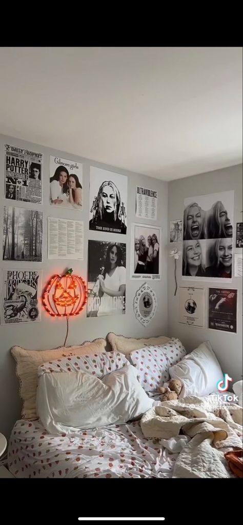 Wall Art Placement Bedroom, What To Put Above Your Bed Aesthetic, Photo Wall Above Bed, Boygenius Room Decor, Poster Wall Above Bed, Folklore Room Poster, Above Bed Posters, Poster Above Bed, Bedroom With Movie Posters