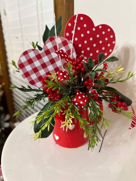 Valentine’s Day Lantern Ideas, Valentines Floral Arrangements Diy, Valentine Arrangements Diy, Valentine’s Day Table Centerpiece Diy, Valentine’s Day Centrepieces, Valentine Day Centerpieces, Valentine Centerpieces Diy, Valentines Centerpiece Ideas, Valentine Floral Arrangements