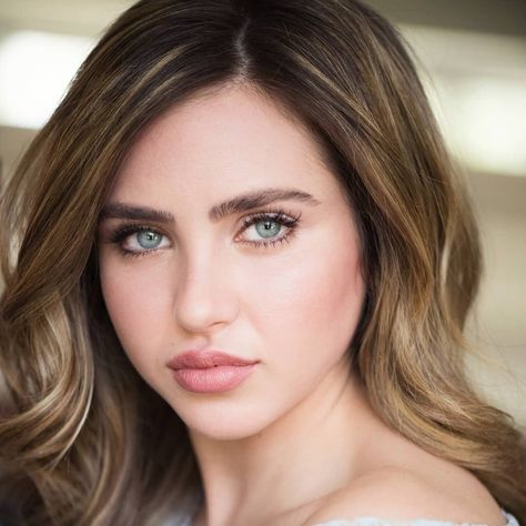 Here, I am going to reveal Ryan Newman measurements like her full-body statistics, height, weight, breast size, bra size, hip size, and waist size. You will also know about Ryan Newman personal ... Read more Sisters Boyfriend, Ryan Newman, Joseph Gordon, Joseph Gordon Levitt, Blockbuster Film, Popular Actresses, Hair Color Blue, Famous Singers, Famous Models