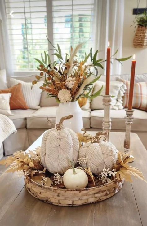 Fall Tray, Fall Decor Diy Crafts, Fall Coffee Table, Fall Table Centerpieces, Easy Fall Decor, Cozy Fall Decor, Fall Decor Inspiration, Fall Deco, Fall Thanksgiving Decor