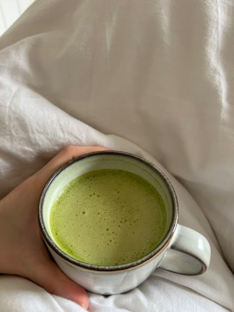 Pinterest | matcha | morning matcha | routine | clean girl aesthetic | nordic | ikea mugs | sunday morning | clean diet Matcha Morning Drink, Matcha Morning Aesthetic, Clean Girl Green Aesthetic, Healing Girl Aesthetic, Matcha Girl Aesthetic, Matcha Morning, Matcha Collagen, Te Matcha, Matcha Girl