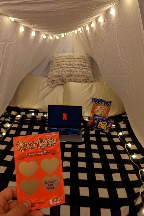 https://www.thescavengerbox.com/blogs/toolbox/unique-ways-of-creating-a-romantic-scavenger-hunt Romantic Blanket Fort, Sleepover With Boyfriend Outfit, Blanket Fort Date Night Romantic, Blanket Fort Date Night, Inside Movie Night Ideas, Blanket Fort Ideas Indoor Easy, How To Make A Fort Out Of Blankets, Living Room Fort For Adults, Blanket Fort Date