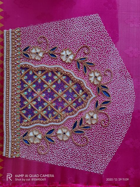 Paani Work Designs, Pani Stitch, Blouse Handwork, Magam Work Designs, Black Blouse Designs, Magam Work, Mirror Work Blouse Design, Aari Design, Hand Work Design