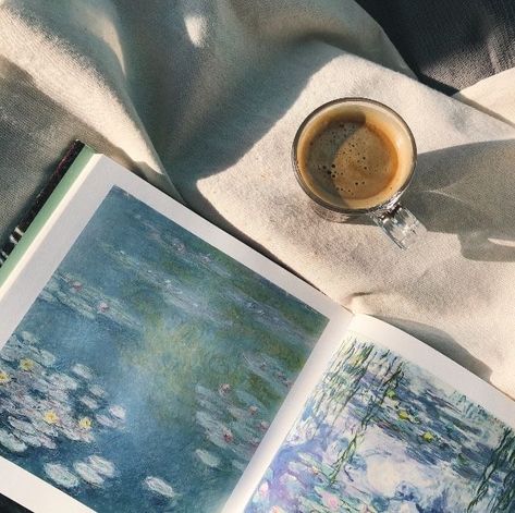 Fotografi Vintage, A Blanket, Claude Monet, Blue Aesthetic, Aesthetic Photo, Summer Aesthetic, Pretty Pictures, Dream Life, Aesthetic Pictures