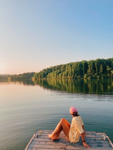 Aesthetic Lake, Granola Girl Aesthetic, Lake Girl, Summer Goals, Granola Girl, Summer Feeling, Summer Dream, Summer Photos, Lake Life