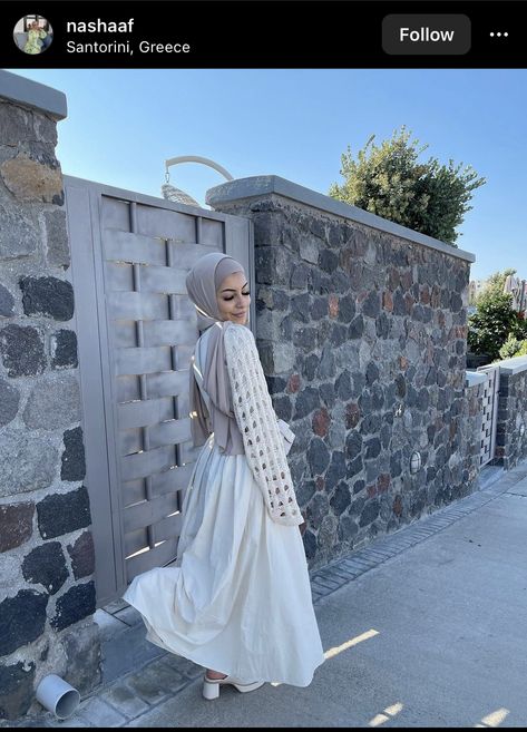 Greece Outfit Hijab, Hijabi Holiday Fashion, Hijabs Holiday Outfit, Vacation Hijab Outfit, Vacation Hijabi Outfits, Morocco Outfits, Hijabi Inspiration, Greece Fits, Hijabi Fashion Summer