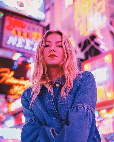 Astrid S, Julia Michaels, Cute Blue Wallpaper, Zara Larsson, Celebrity Singers, Girls Music, Justin Timberlake, Attractive People, Woman Crush