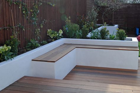 Raised bed and L shaped bench Garden L Shaped Seating, Concrete Garden Seating, Raised Bed Seating, Raised Bed With Bench, Raised Garden Seating Area, Raised Garden Bed With Seating, Raised Bed Bench, Raised Concrete Garden Beds, Raised Bed Seating Area