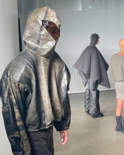 yeezy season 9 Yeezy Fashion, Yeezy Season, Concept Clothing, Leather Jacket Style, Futuristic Fashion, Fashion Inspiration Design, Cool Fits, Young Fashion, Dark Fashion