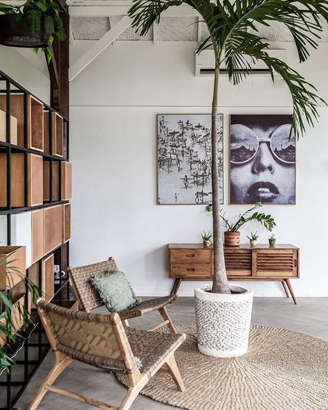 Dream office space thanks to the talented Biombo Architecture & Interiors. #InteriorDesign #HomeDecor #DreamSpaces Balinese Interior, Bali Interiors, Bali Style Home, Bali Decor, Tropical Interior, House Paint Interior, Casa Country, Dream Office, Style Deco