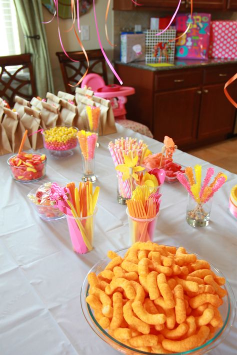 pink orange and yellow candy bar. Awesome!! Orange And Pink Themed Birthday, Pink Orange Yellow Graduation Party, Orange And Pink Birthday Party Ideas, Yellow Candy Bar, Party Utensils, 21 Party, 2025 Graduation, Baby Shower Menu, Birthday Snacks