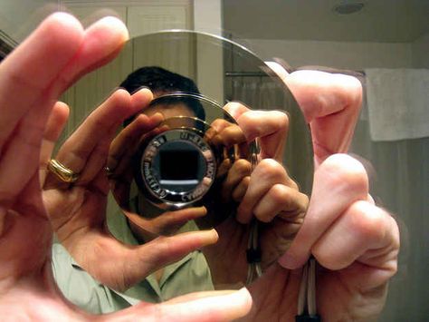 Different Ways To Take Mirror Pics, Unique Ways To Take Pictures, Photo Project Ideas, Unique Selfie Ideas Creative, Framing Photography Ideas Creative, Creative Selfie Ideas, Reflection Selfie, Creative Selfies, Boring Pictures