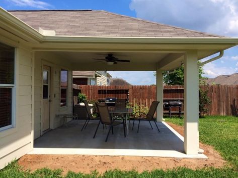 Hip Roof Patio, Hip Roof Design, Diy Patio Ideas, Pergola Cost, Diy Patio Cover, Roof Patio, Design Per Patio, Backyard Covered Patios, Building A Patio