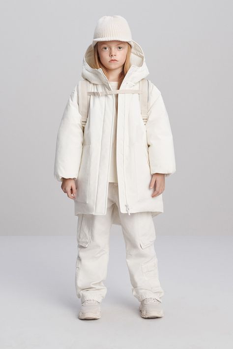 STYLE: ZARA SRPLS Fall/Winter 2022 for Women, Men and Kids | JCG Magazine Zara Kids, Winter 2022, Creative Kids, Zara United States, High Collar, Kids Boys, Knit Top, Women Men, Rain Jacket